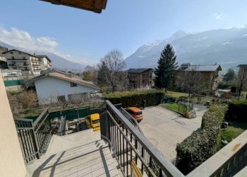 Balcone - Trilocale via Gilles de Chevreres, 62, Aosta - foto 5