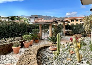 Foto 1 - Villa Via Filippo Turati
 
27, Montepaone - photo 1