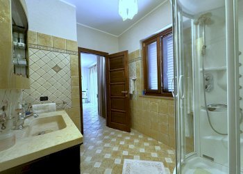 Foto 22 - Villa Via Filippo Turati
 
27, Montepaone - photo 22