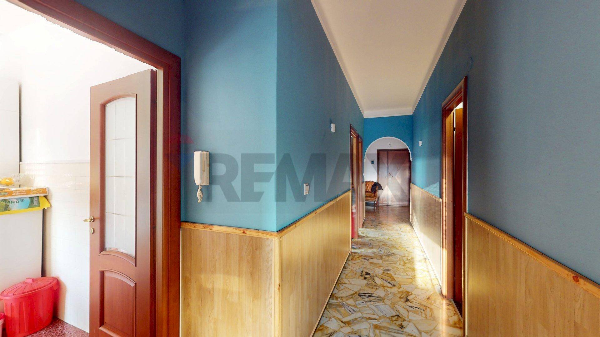 Hall / corridoio - Trilocale Via Tonale
 
13, Genova - foto 2