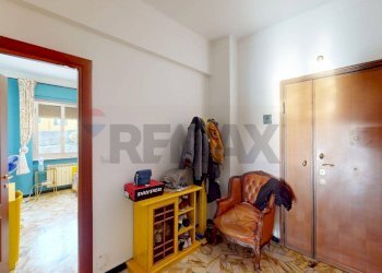 Camera / camera da letto - Three-room apartment Via Tonale
 
13, Genova - photo 6