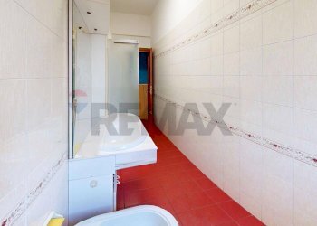 Bagno - Three-room apartment Via Tonale
 
13, Genova - photo 27