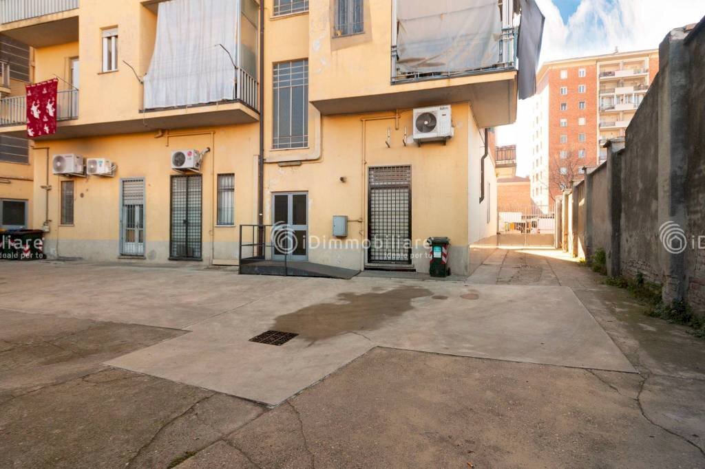 Cortile interno - Box via Onorato Vigliani, 161, Torino (zona Mirafiori Sud) - foto 2