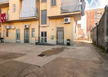 Cortile interno - Box via Onorato Vigliani, 161, Torino (zona Mirafiori Sud) - foto 2