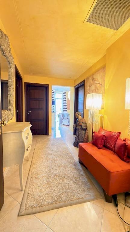 Ingresso - Quadrilocale via della Repubblica, 4, Biella - foto 3