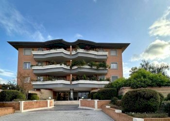 Facciata - Three-room apartment via Lina Bo Bardi, Roma - photo 5