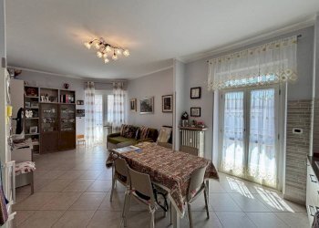 Soggiorno - Three-room apartment via Vincenzo Gioberti, 12, Pinerolo - photo 1