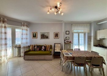 Soggiorno - Three-room apartment via Vincenzo Gioberti, 12, Pinerolo - photo 2