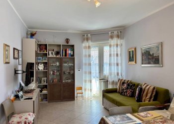 Soggiorno - Three-room apartment via Vincenzo Gioberti, 12, Pinerolo - photo 5