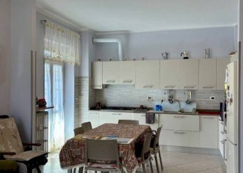 Soggiorno - Three-room apartment via Vincenzo Gioberti, 12, Pinerolo - photo 9