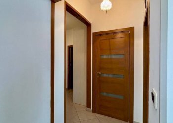 Disimpegno - Three-room apartment via Vincenzo Gioberti, 12, Pinerolo - photo 14