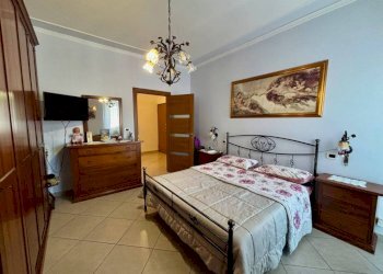 Camera da letto - Three-room apartment via Vincenzo Gioberti, 12, Pinerolo - photo 18