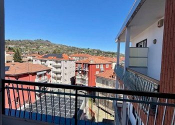 Balcone - Three-room apartment via Vincenzo Gioberti, 12, Pinerolo - photo 25