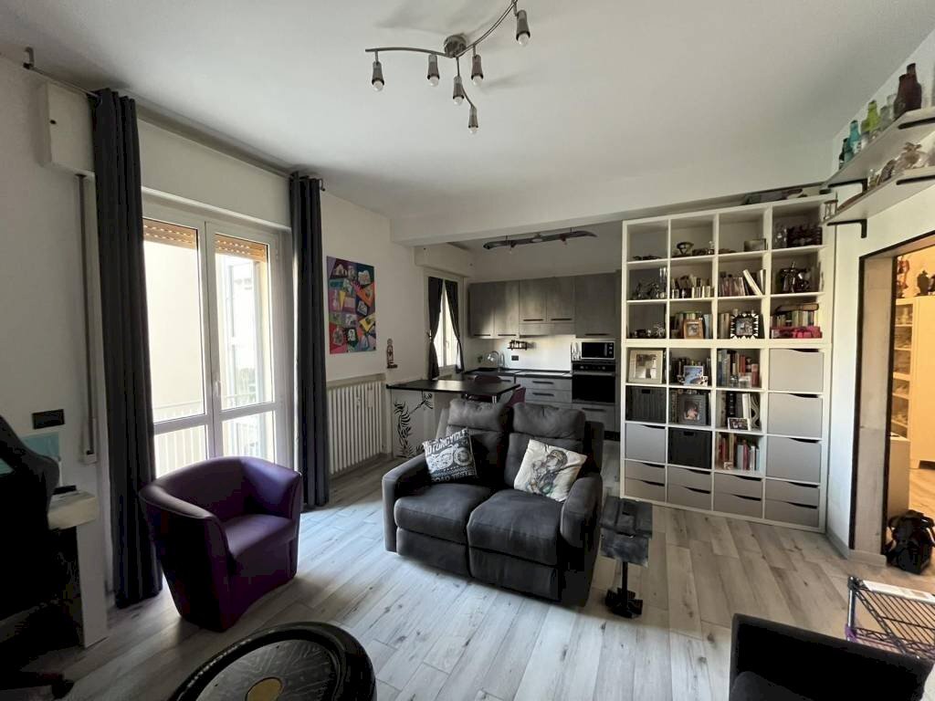 Soggiorno - Appartamento via Adelmo Arbizzani, Calderara di Reno - foto 3