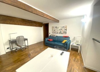 Salone - Appartamento piazza Grillo Cattaneo, 1, Genova (zona Centro Storico) - foto 2