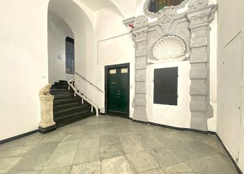Interno palazzo - Appartamento piazza Grillo Cattaneo, 1, Genova (zona Centro Storico) - foto 14