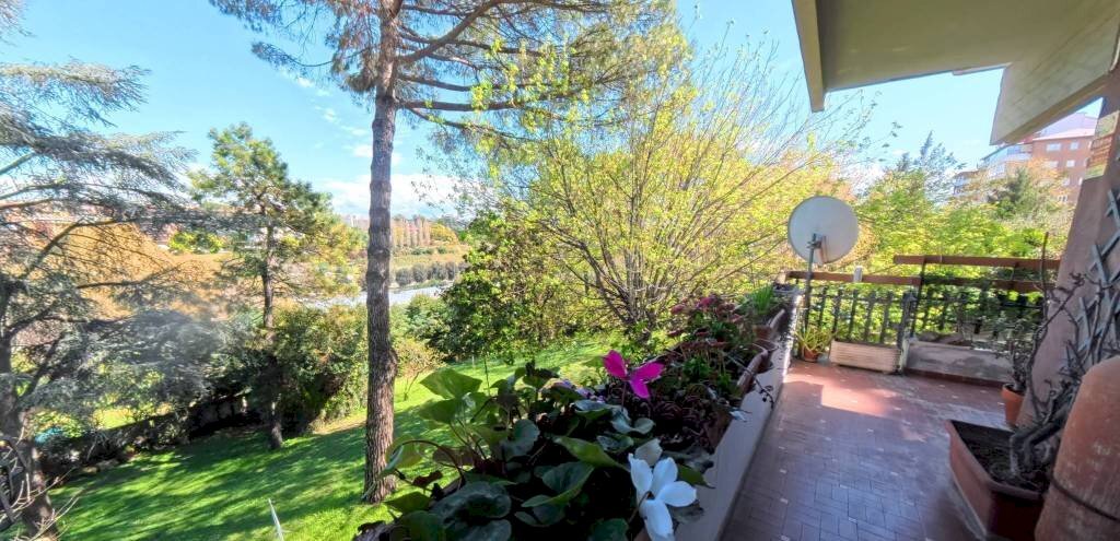 Terrazzo - Quadrilocale viale Isacco Newton, 10, Roma - foto 2