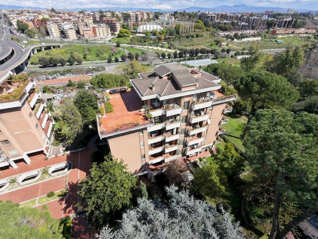 Vista - Quadrilocale viale Isacco Newton, 10, Roma - foto 1