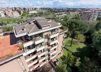 Vista - Quadrilocale viale Isacco Newton, 10, Roma - foto 1