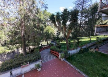 Giardino - Quadrilocale viale Isacco Newton, 10, Roma - foto 25