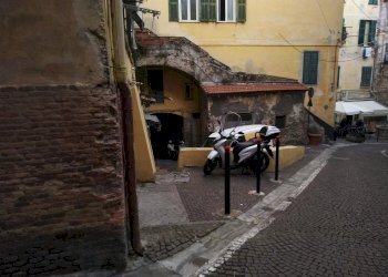 Locale Commerciale Vico delle Camelie, Ventimiglia - foto 9