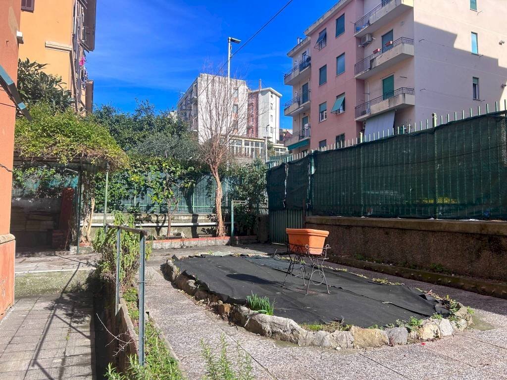 Bilocale Genova (zona Sturla) - foto 1