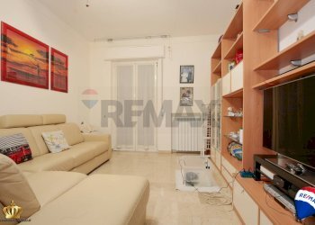 Trilocale Via Ventotene, 85 
 Lagaccio, Genova (zona Lagaccio) - foto 3