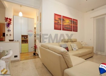 Trilocale Via Ventotene, 85 
 Lagaccio, Genova (zona Lagaccio) - foto 2