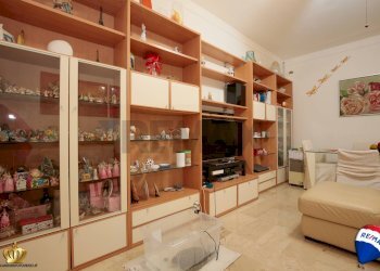 Trilocale Via Ventotene, 85 
 Lagaccio, Genova (zona Lagaccio) - foto 1