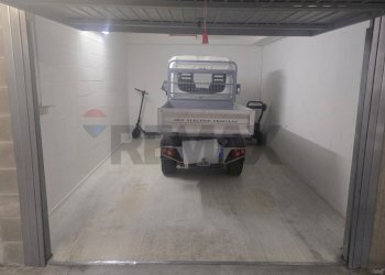 Garage - Parcheggio Via Luigi Cibrario, sic 
 Sestri Ponente, Genova (zona Sestri Ponente) - foto 1