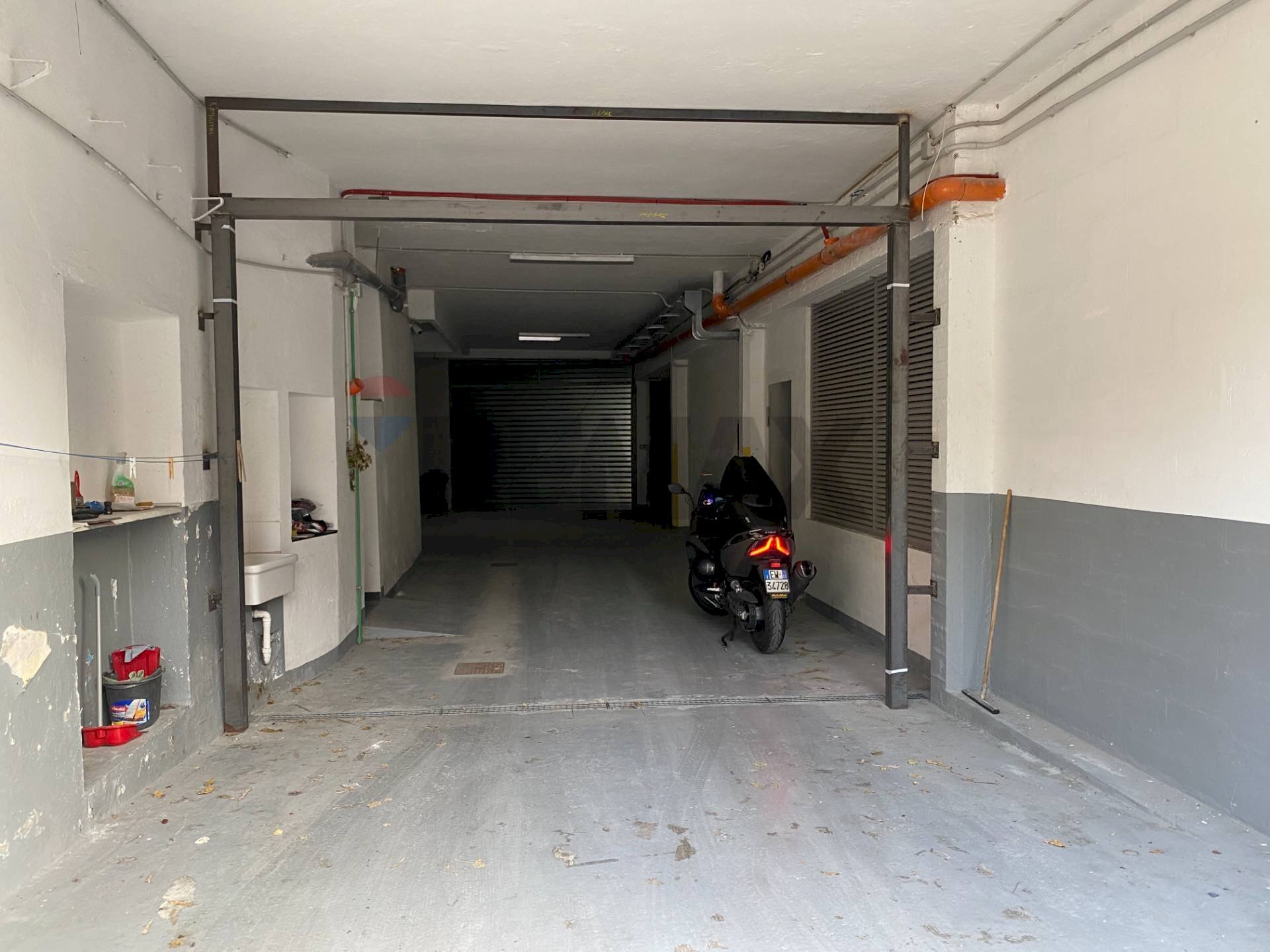 Garage - Parcheggio Via Al Garbo, 32r 
 Rivarolo, Genova (zona Rivarolo) - foto 1