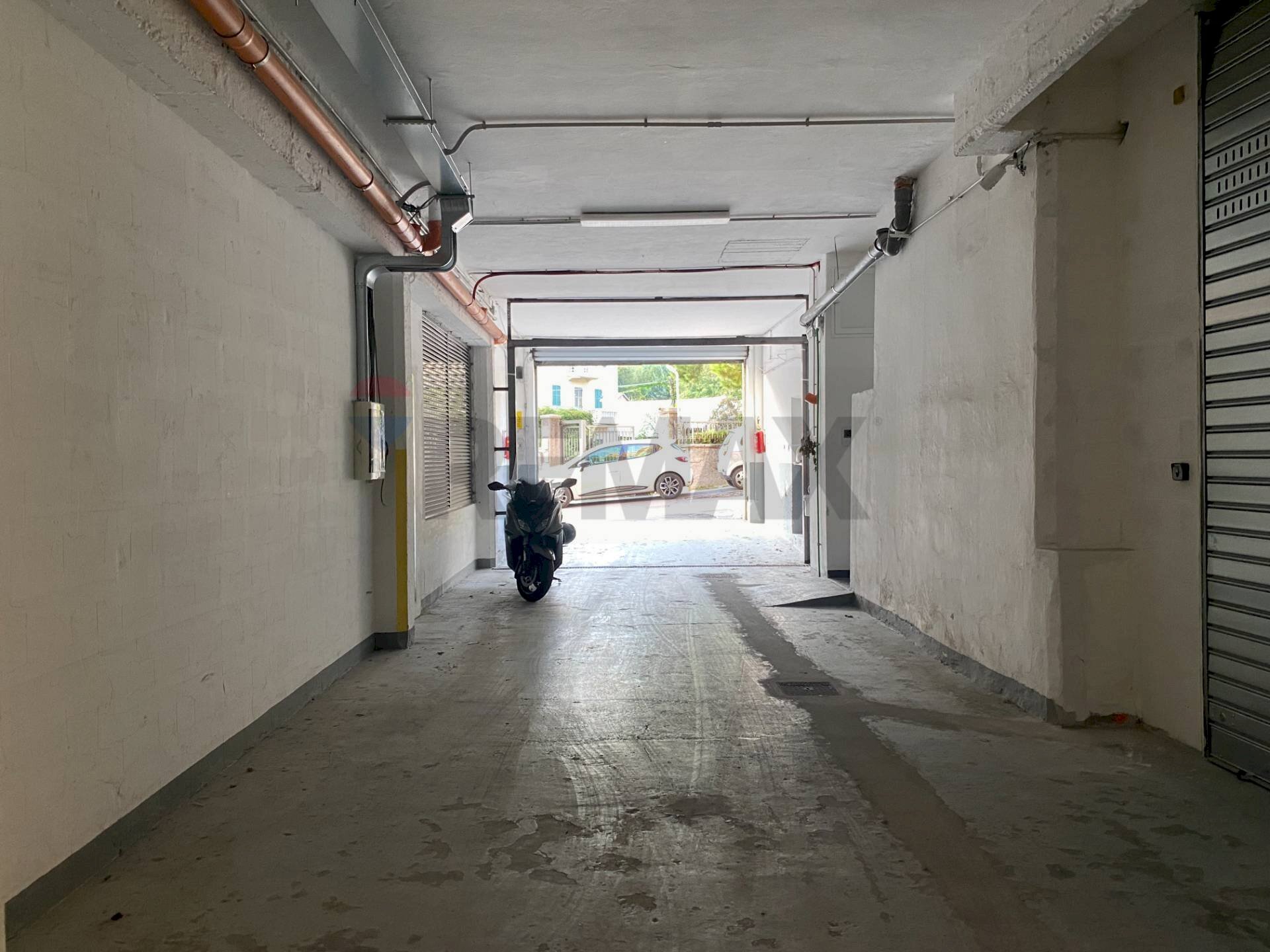 Garage - Parcheggio Via Al Garbo, 32r 
 Rivarolo, Genova (zona Rivarolo) - foto 2