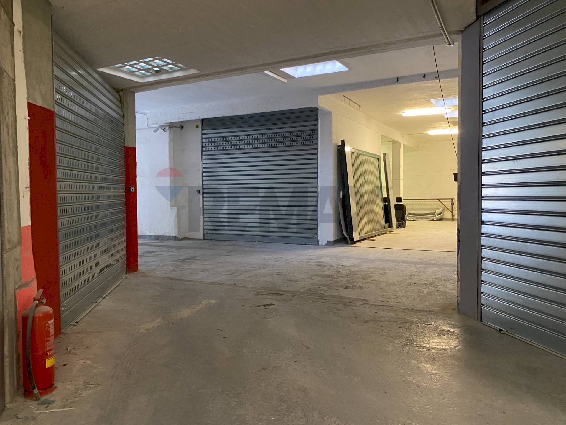 Garage - Parcheggio Via Al Garbo, 32r 
 Rivarolo, Genova (zona Rivarolo) - foto 3