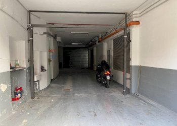 Garage - Parcheggio Via Al Garbo, 32r 
 Rivarolo, Genova (zona Rivarolo) - foto 1