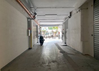 Garage - Parcheggio Via Al Garbo, 32r 
 Rivarolo, Genova (zona Rivarolo) - foto 2