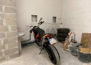 Garage - Parcheggio Via Al Garbo, 32r 
 Rivarolo, Genova (zona Rivarolo) - foto 9