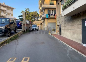 Garage - Parcheggio Via Al Garbo, 32r 
 Rivarolo, Genova (zona Rivarolo) - foto 14