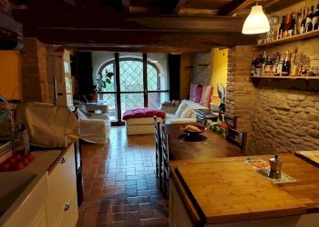 Porzione di casa Via per puianello, frazione Levizzano Rangone, Castelvetro di Modena - foto 1