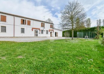 Rustic Via pandolfina, Ferrara (neighborhood San Bartolomeo in Bosco) - photo 1