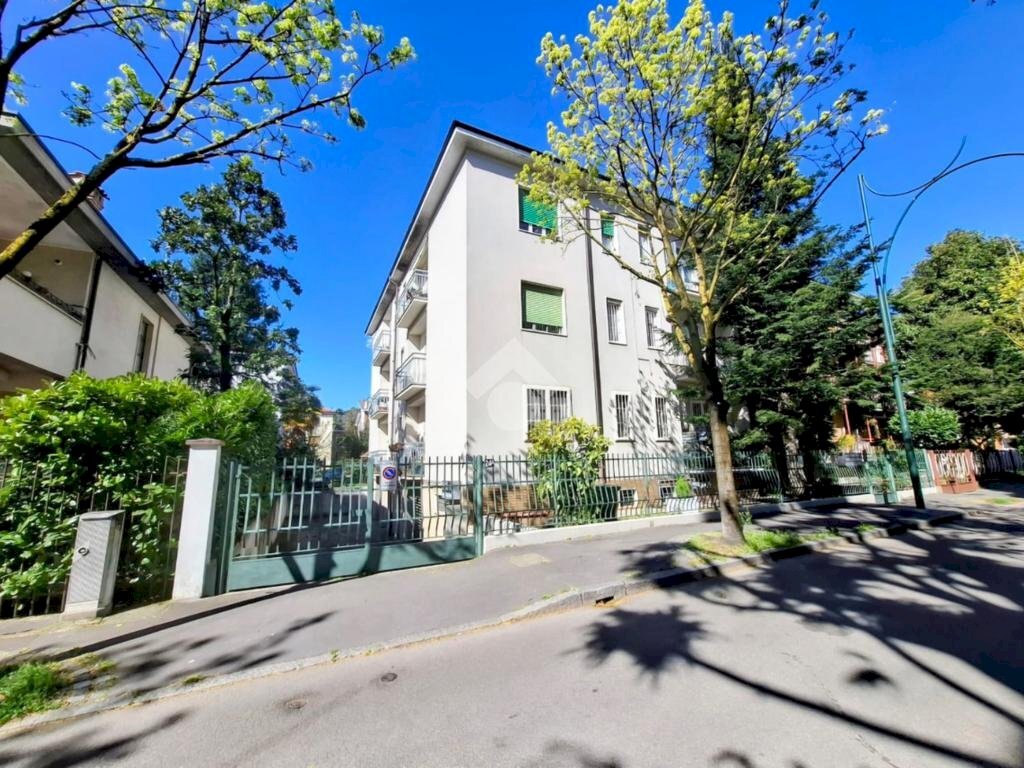 Two-room apartment Viale Lombardia, Cusano Milanino - photo 1