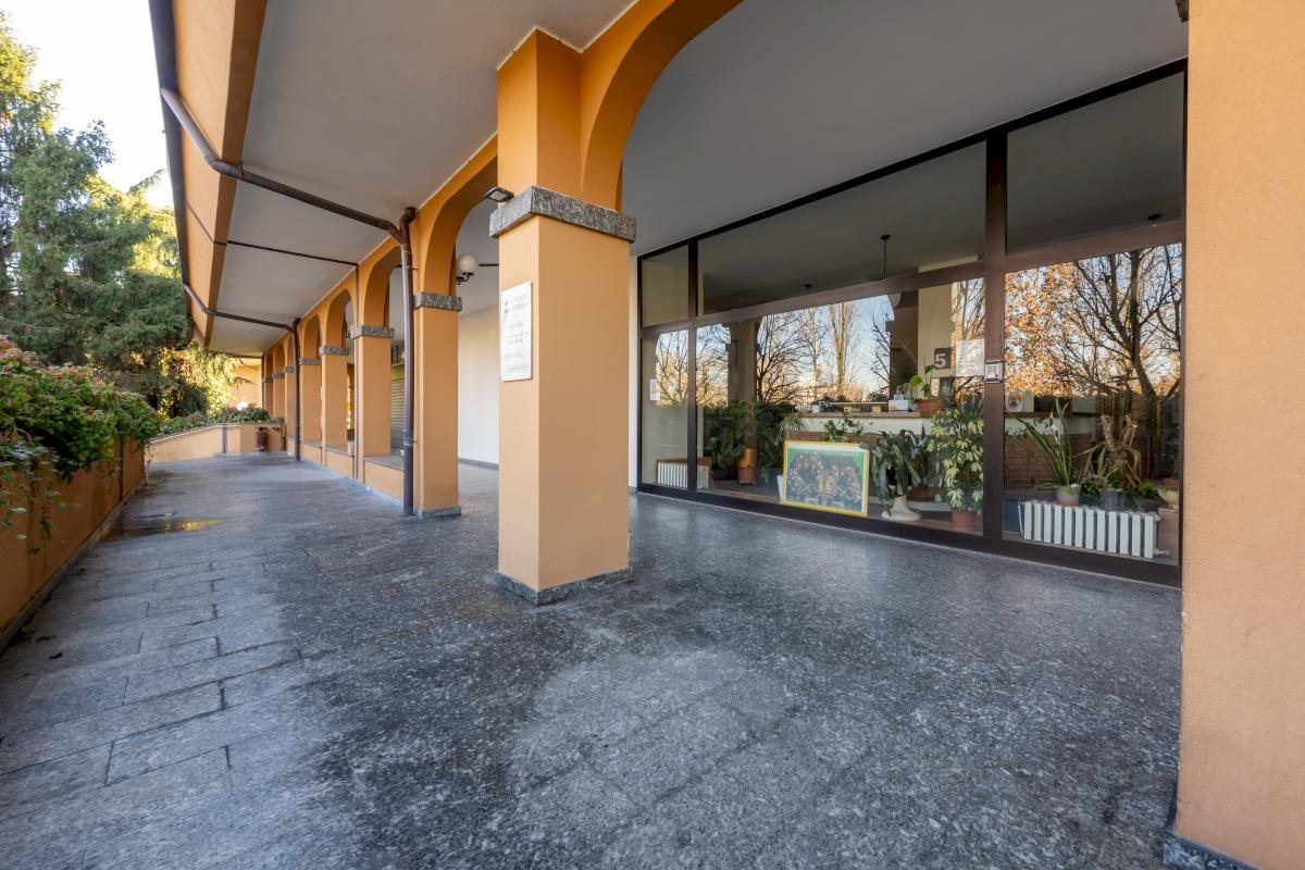 Shop Peschiera Borromeo - photo 1