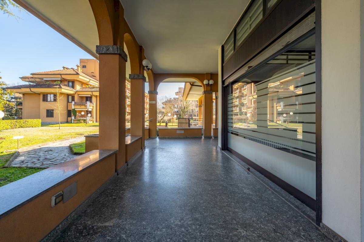 Shop Peschiera Borromeo - photo 2