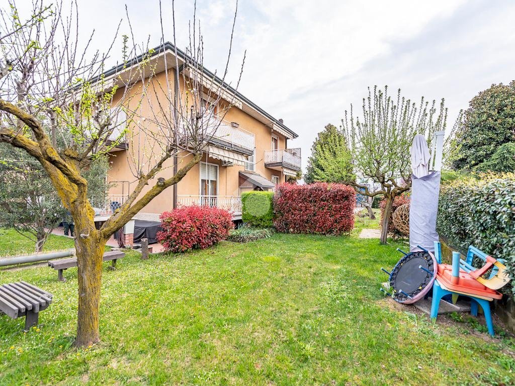 Quadrilocale Via Don Luigi Sturzo, Lainate - foto 1