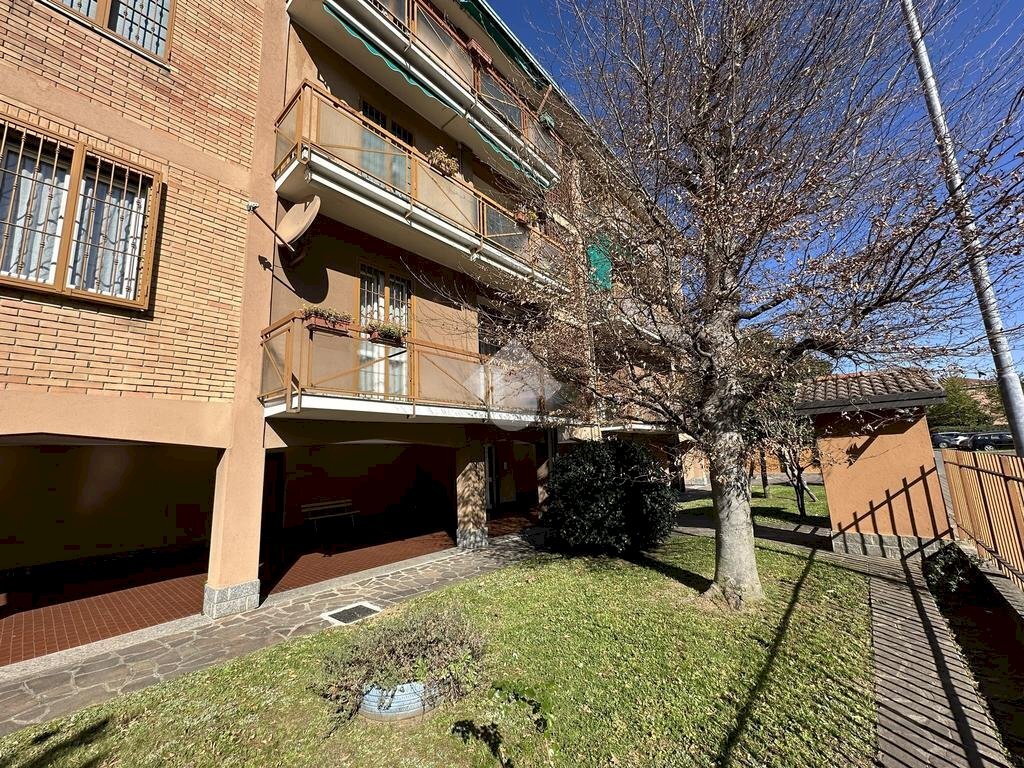 Four-room apartment Via San Filippo Neri, Carugate - photo 1