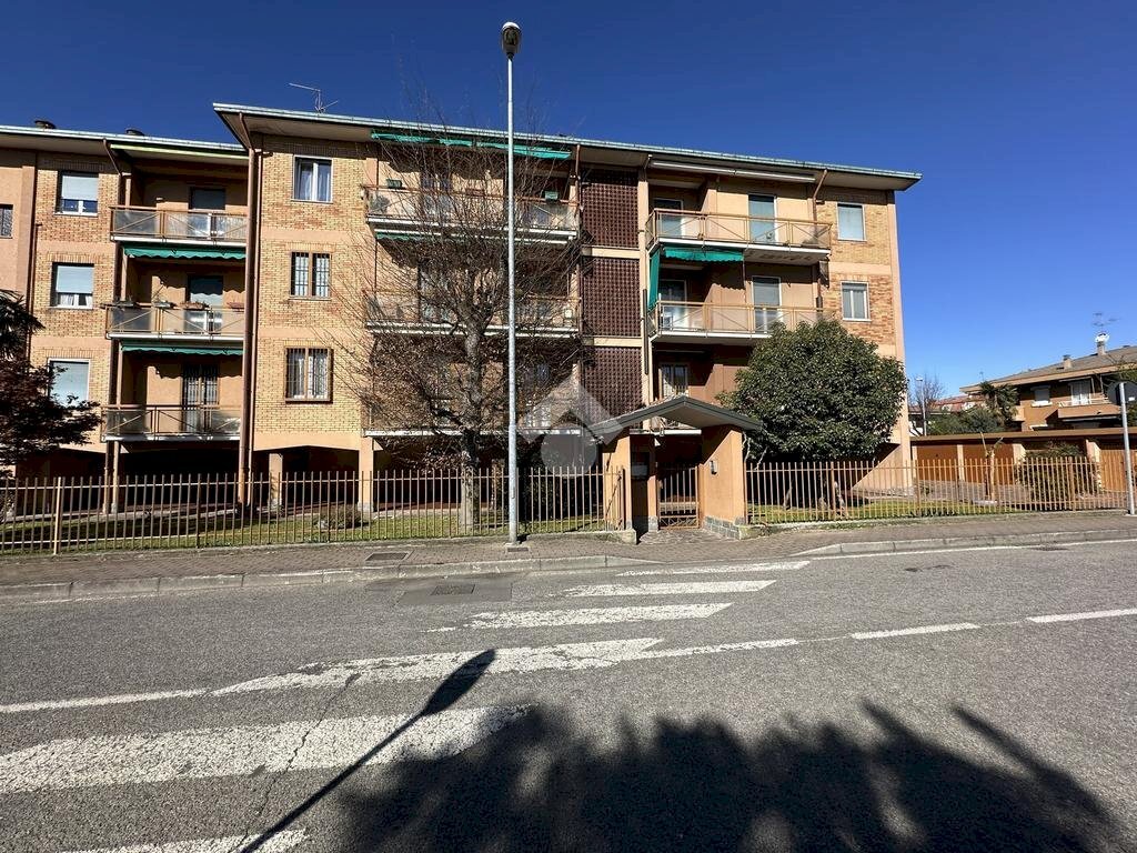 Four-room apartment Via San Filippo Neri, Carugate - photo 2