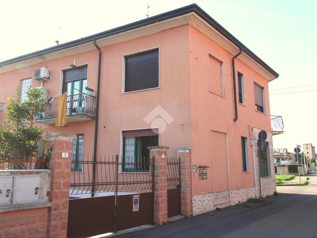 Two-room apartment Via Torquato Tasso, Nerviano - photo 1