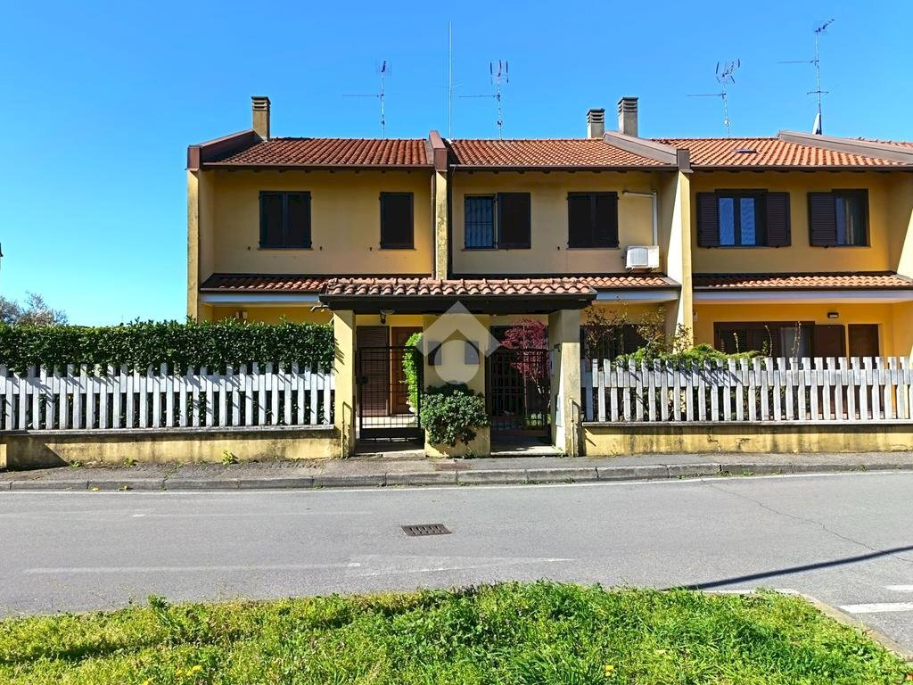 Villa a Schiera Via Salvo D'Acquisto, Robecco sul Naviglio - foto 1