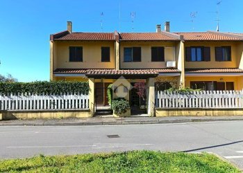 Terraced Villa Via Salvo D'Acquisto, Robecco sul Naviglio - photo 1