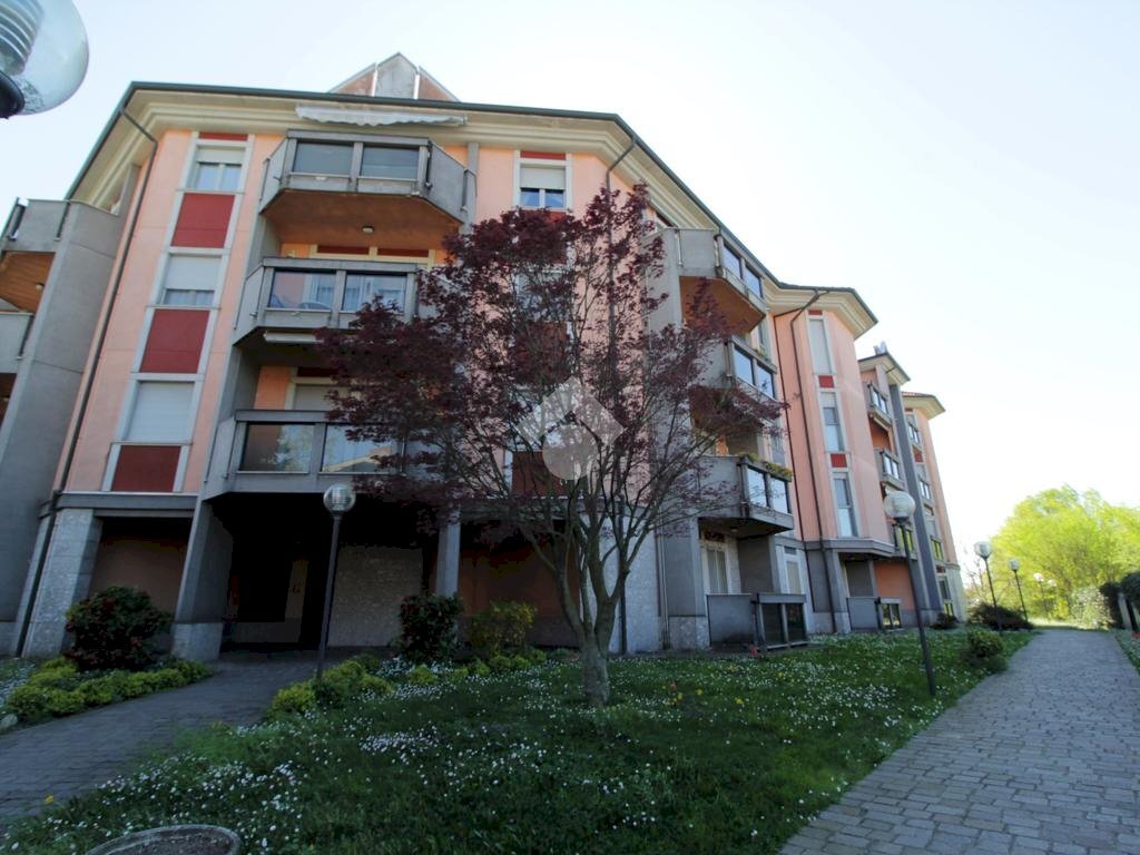 Three-room apartment Via pavese cesare, Sedriano - photo 1