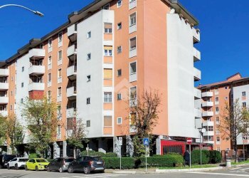 Three-room apartment Via resistenza, Opera - photo 28